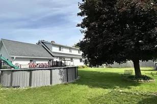 262 Park Ave, Oconto Falls, WI 54154 - Photo 8