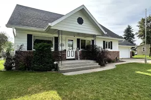 262 Park Ave, Oconto Falls, WI 54154 - Photo 2