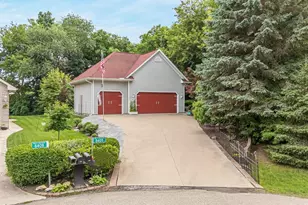 8405 Ridgeview Ct, Larsen, WI 54947 - Photo 2