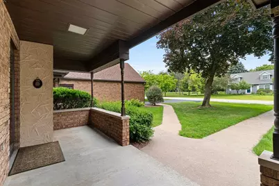 151 Harrys, Appleton, WI 54914 - Photo 8