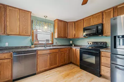 1412 W Spring Street, Appleton, WI 54914 - Photo 2