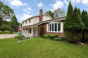 923 Barbara Ln, Marinette, WI 54143 - Photo 2