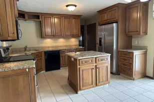 1429 Ridgeway Dr, Neenah, WI 54956 - Photo 2