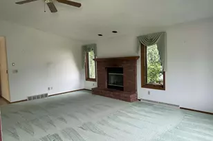 1429 Ridgeway Dr, Neenah, WI 54956 - Photo 8