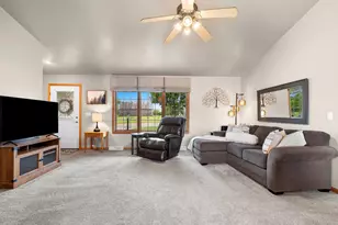 3166 Egan Ln, Green Bay, WI 54311 - Photo 8
