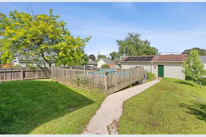 2009 S 10th Street, Manitowoc, WI 54220 - Photo 32