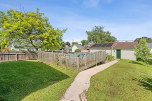 2009 S 10th St, Manitowoc, WI 54220 - Photo 32