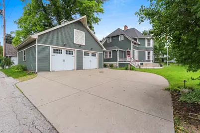 515 N Broadway Street, De Pere, WI 54115 - Photo 2