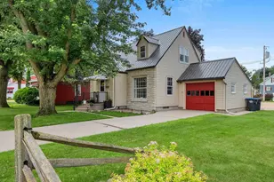 817 S Main St, Shawano, WI 54166 - Photo 2