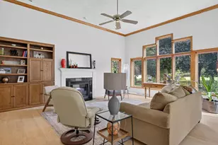 109 Old Orchard Ln, Neenah, WI 54956 - Photo 6