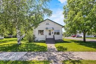 1513 28th Ave, Menominee, MI 49858 - Photo 1