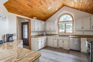 2238 Woodlawn Ln, Appleton, WI 54914 - Photo 8