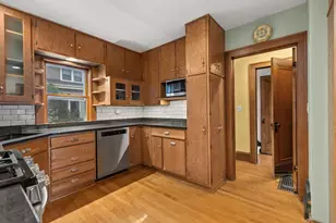 1863 Doty St, Oshkosh, WI 54902 - Photo 4
