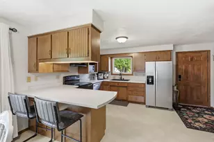 2605 W Big Bend Dr, Appleton, WI 54914 - Photo 2