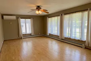 535 Park Ave, Waupaca, WI 54981 - Photo 8