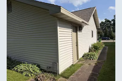 535 Park Avenue, Waupaca, WI 54981 - Photo 4