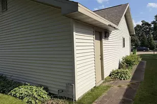 535 Park Ave, Waupaca, WI 54981 - Photo 4