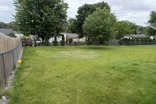553 Delwiche Rd, Green Bay, WI 54302 - Photo 6