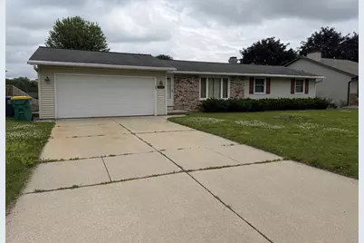 553 Delwiche Road, Green Bay, WI 54302 - Photo 2