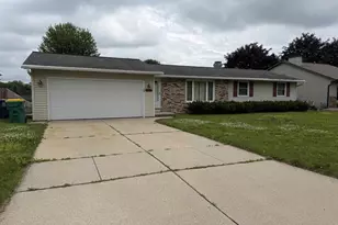 553 Delwiche Rd, Green Bay, WI 54302 - Photo 2