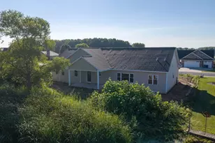 550 Royal Saint Pats Dr, Wrightstown, WI 54180 - Photo 6