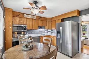 372 Mark Ct, Neenah, WI 54956 - Photo 8
