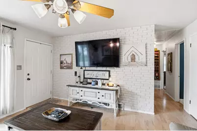372 Mark Court, Neenah, WI 54956 - Photo 6
