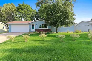 2721 Hazelwood Ln, Green Bay, WI 54304 - Photo 2