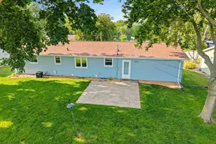 2721 Hazelwood Ln, Green Bay, WI 54304 - Photo 44