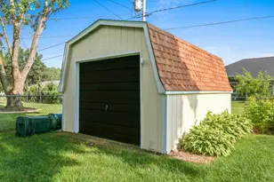 2721 Hazelwood Ln, Green Bay, WI 54304 - Photo 38