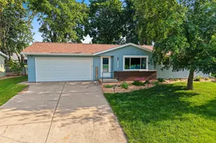 2721 Hazelwood Ln, Green Bay, WI 54304 - Photo 46