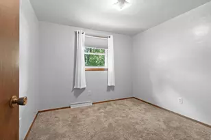 2721 Hazelwood Ln, Green Bay, WI 54304 - Photo 24