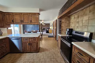 422 S Fox Croft Dr, De Pere, WI 54115 - Photo 8