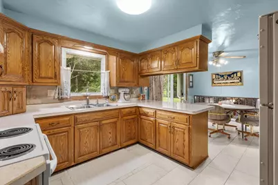 2861 Sunny Vale Court, Green Bay, WI 54313 - Photo 8