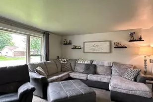 1589 W Paulson Rd, Green Bay, WI 54313 - Photo 8