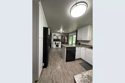 1589 W Paulson Road, Green Bay, WI 54313 - Photo 2