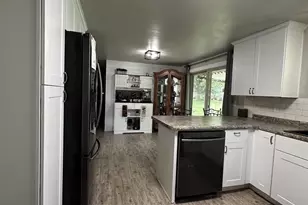1589 W Paulson Rd, Green Bay, WI 54313 - Photo 2
