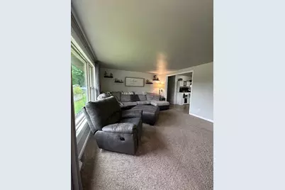 1589 W Paulson Road, Green Bay, WI 54313 - Photo 6