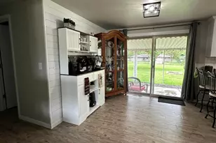1589 W Paulson Rd, Green Bay, WI 54313 - Photo 4