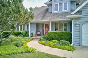 109 Old Orchard Ln, Neenah, WI 54956 - Photo 4