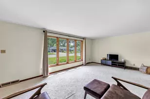 1172 Alice Dr, Green Bay, WI 54304 - Photo 6