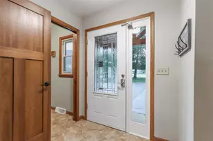 918 S Main St, Waupaca, WI 54981 - Photo 6