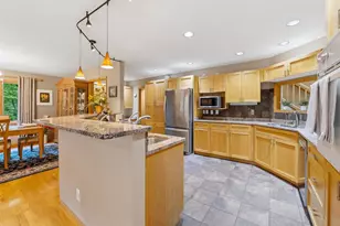 7692 Schiller Ct, Verona, WI 53593 - Photo 8