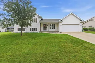 405 Crowfoot Ave, Fond du Lac, WI 54935 - Photo 1