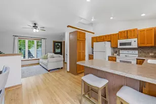 405 Crowfoot Ave, Fond du Lac, WI 54935 - Photo 4