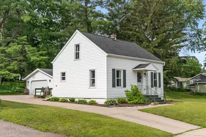 190 Division Street, Iola, WI 54945 - Photo 2