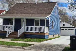 809 Quincy St, Sturgeon Bay, WI 54235 - Photo 4