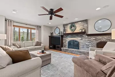 2801 Schaefer Circle, Appleton, WI 54915 - Photo 2
