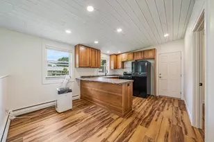 52 Myrna Jane Dr, Oshkosh, WI 54902 - Photo 2