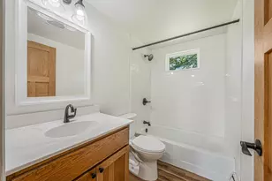 52 Myrna Jane Dr, Oshkosh, WI 54902 - Photo 10